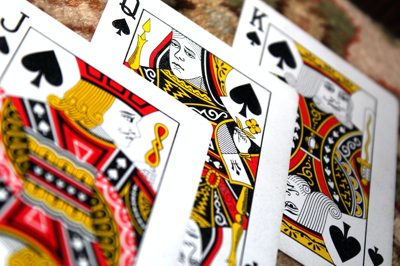 How Does Casinos Make Money on Poker?